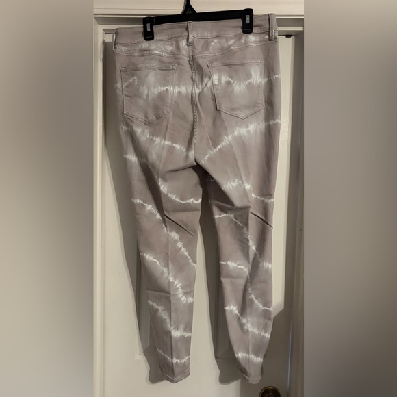 Old Navy Tie-Dye Rockstar Super Skinny High Ride Jeans - size 16, EUC - Picture 6 of 7